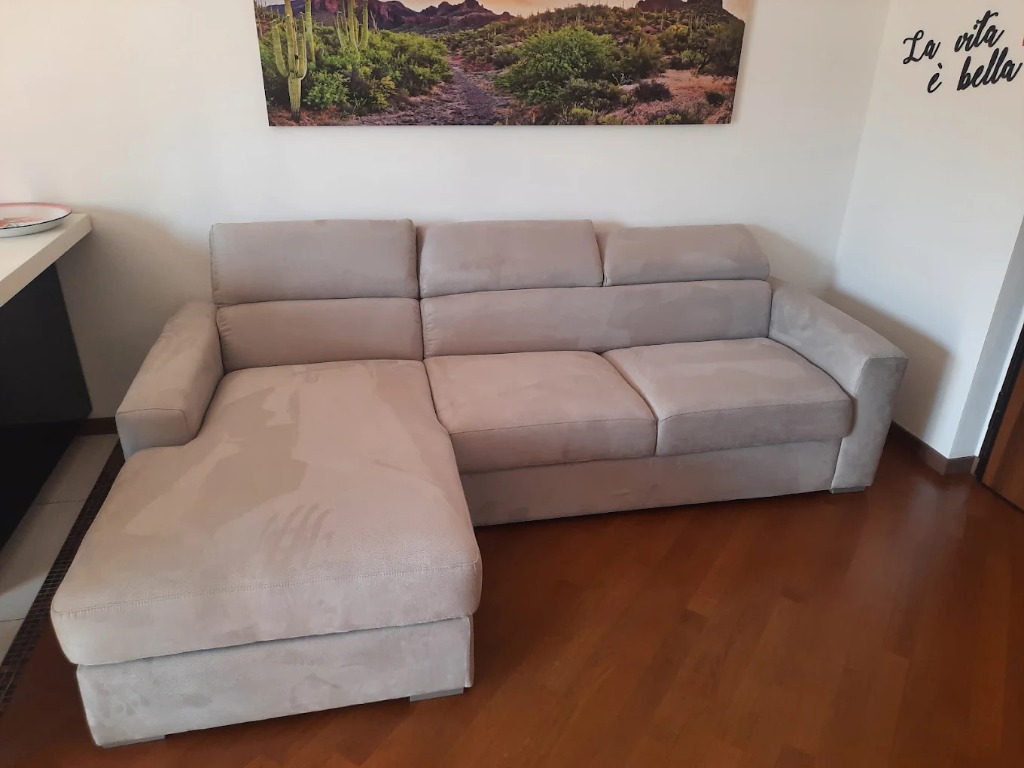 Divano in velluto con penisola